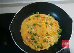 Illustration of how to make steamed buns and egg pancakes pretending to be pizza, nutritional supplementary food recipes for babies 6