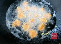 Illustration of how to make vegetarian fried carrot balls 8