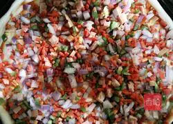 Illustration of how to make pizza with home electric baking pan 5