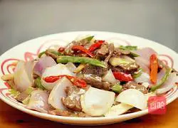 Illustration of how to make stir-fried beef slices 13