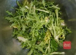 Illustration of how to make bitter chrysanthemum dumplings 2