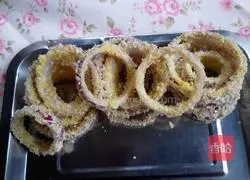 Illustration of how to make fried onion rings with bread crumbs 6