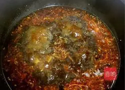 Illustration of how to make spicy beef noodles 10