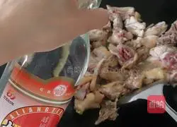 Simple version of three cups of chicken Practice illustration 5