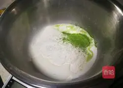 Illustration of how to make matcha mango cake roll 3