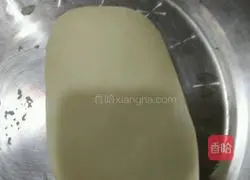 Illustration of how to make tomato, egg and vegetable noodles 1