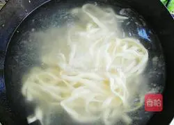 Illustration of how to make cold shaved noodles 11