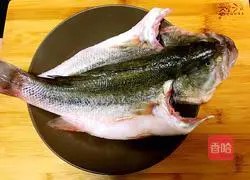 Illustration of home-style steamed seabass 2