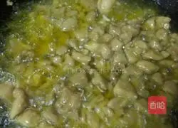 Illustration of home-style spicy chicken diced 3