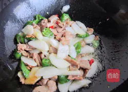 Stir-fried yam Illustration of how to cook mutton 10