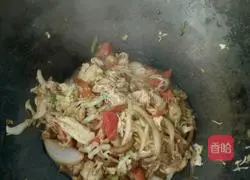 Illustration of how to make Xiangfen Ancient City Egg Fried Noodles (Dry Seasoned Noodles) 5