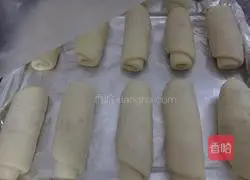 Illustration of how to make meat floss rolls 11