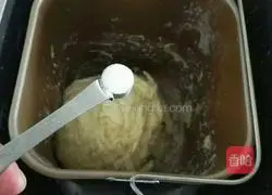 Illustration of how to make butter toast 3