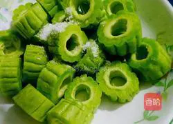 Illustration of how to make bitter melon stuffed with meat 2