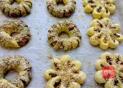 Illustration of how to make bean paste buns 14