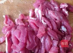 Illustration of how to make shredded pork with sauce 2