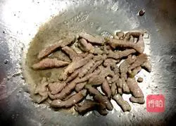 Illustration of how to make shredded pork with green onions 4