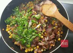 Home-style pizza recipe illustration 7