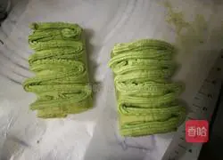Illustration of how to make matcha mango cake roll 18
