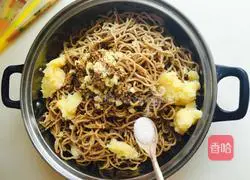 Illustration of how to make cold oatmeal noodles 12