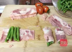 Illustration of how to make bacon rolls 4 