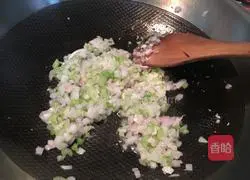 Spanish seafood risotto recipe illustration 2