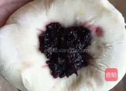 Illustration of how to make soup bread 2