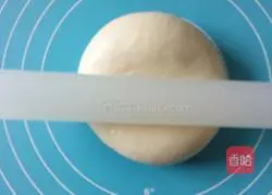 Illustration of how to make 8-inch pizza dough 6