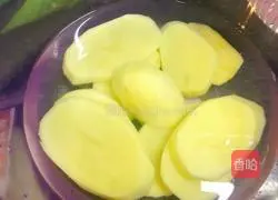 Illustration of how to make kimchi hot pot 3