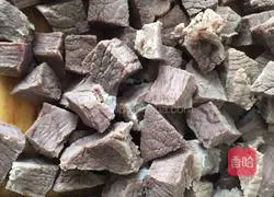 Illustration of how to make beef cubes 5