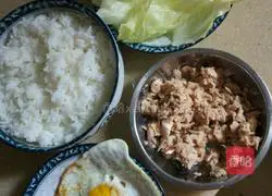 Illustration of how to make tuna rice 5