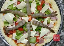 Illustration of how to make bacon and prawn pizza 10