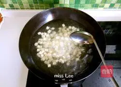 Illustration of making homemade steamed noodles 9