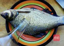 Illustration of how to steam Wuchang fish 6