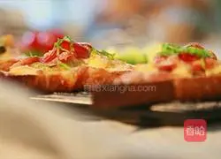Toast Mini Pizza Recipe Illustration 7