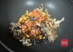 Illustration of how to make fried udon with beef kimchi 3