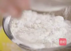 Cocoa two-color cake roll recipe 4