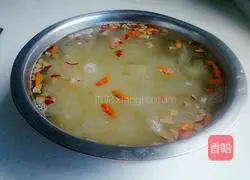 Illustration of how to make red dates, wolfberry and white fungus soup 12