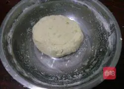 Illustration of how to make sweet potato pot helmet 3