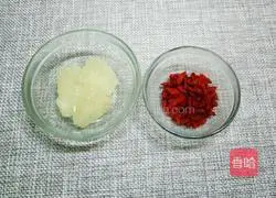  Illustration of how to make Lily, Wolfberry and Tremella Soup 3