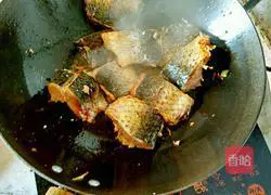 Illustration of home-style spicy fish 4