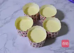 Illustration of how to make cream cup cake 9