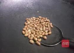 Illustration of how to make peanut sesame candy 1