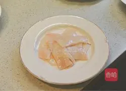 Thai Seafood Vermicelli Salad Recipe Illustration 5