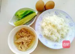 Illustration of how to make tuna rice balls 1