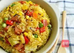 Illustration of how to make assorted toast curry fried rice 12