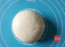 Illustration of how to make 8-inch pizza dough 5