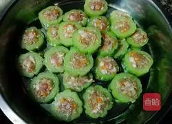 Illustration of how to make bitter melon 6