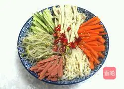 Illustration of how to make assorted vegetables with juice 8