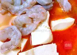 Illustration of how to make pork ribs stewed in Korean kimchi pot 11